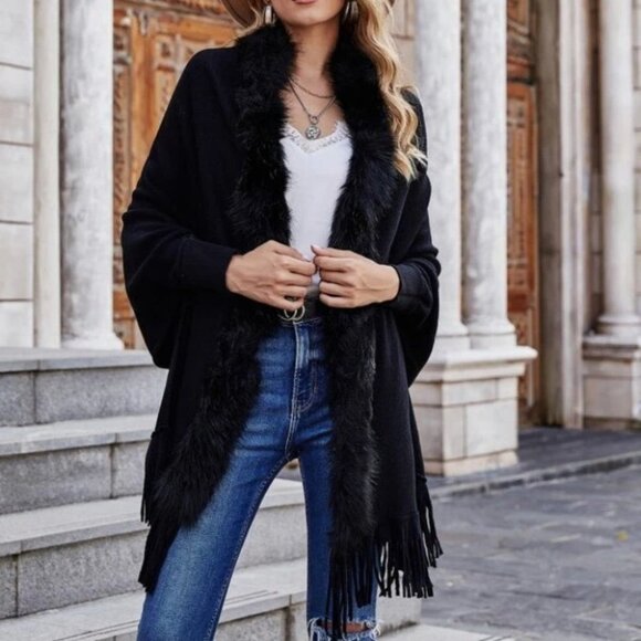Black Faux fur & fringe Detail Batwing Sleeved Open front Knit Sweater Cardigan - Picture 3 of 8